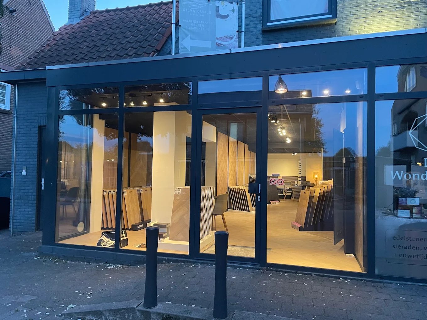 De showroom van PVC Vloeren Brabant aan de Torenstraat in Drunen