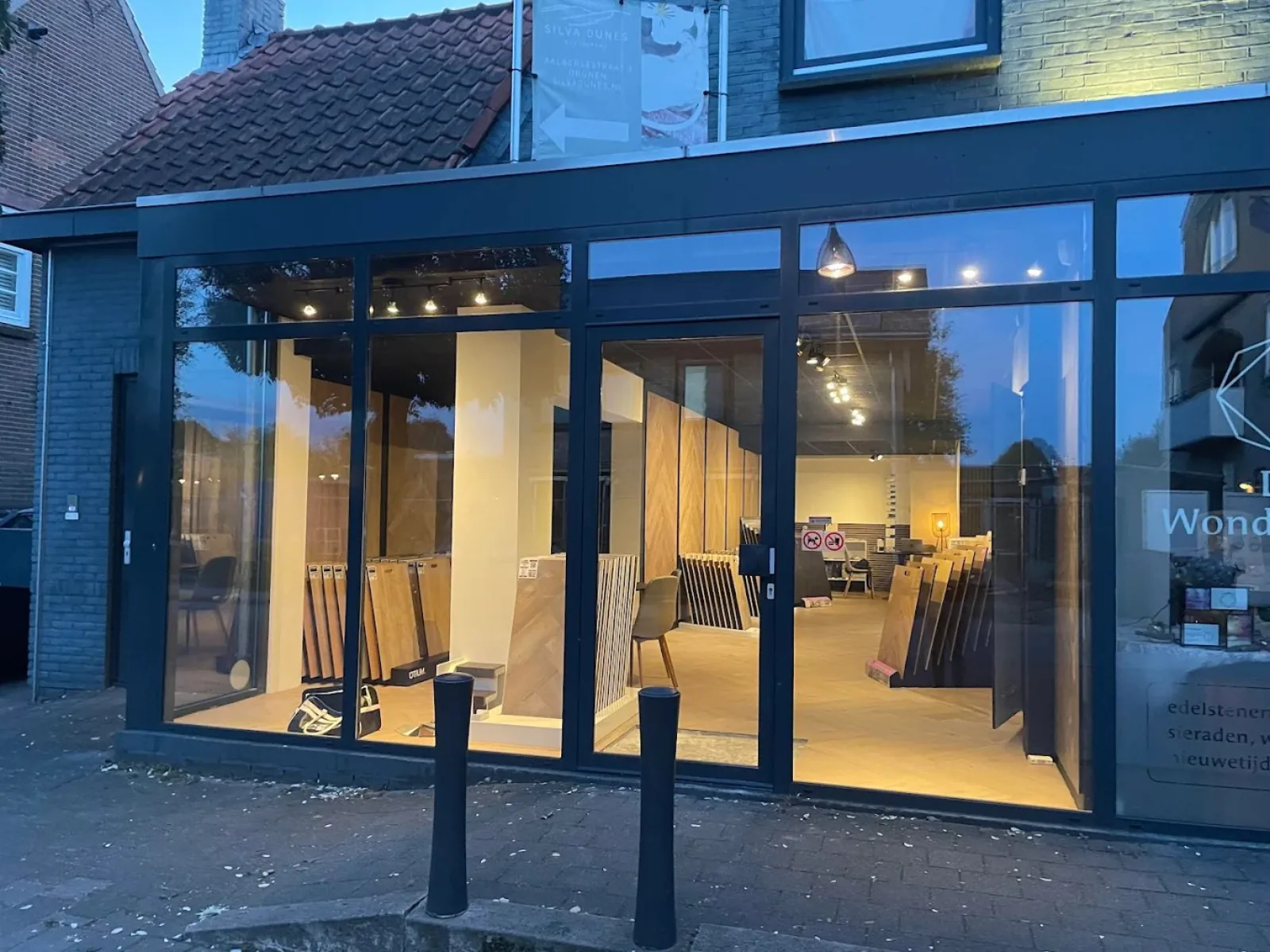 De showroom van PVC Vloeren Brabant aan de Torenstraat in Drunen
